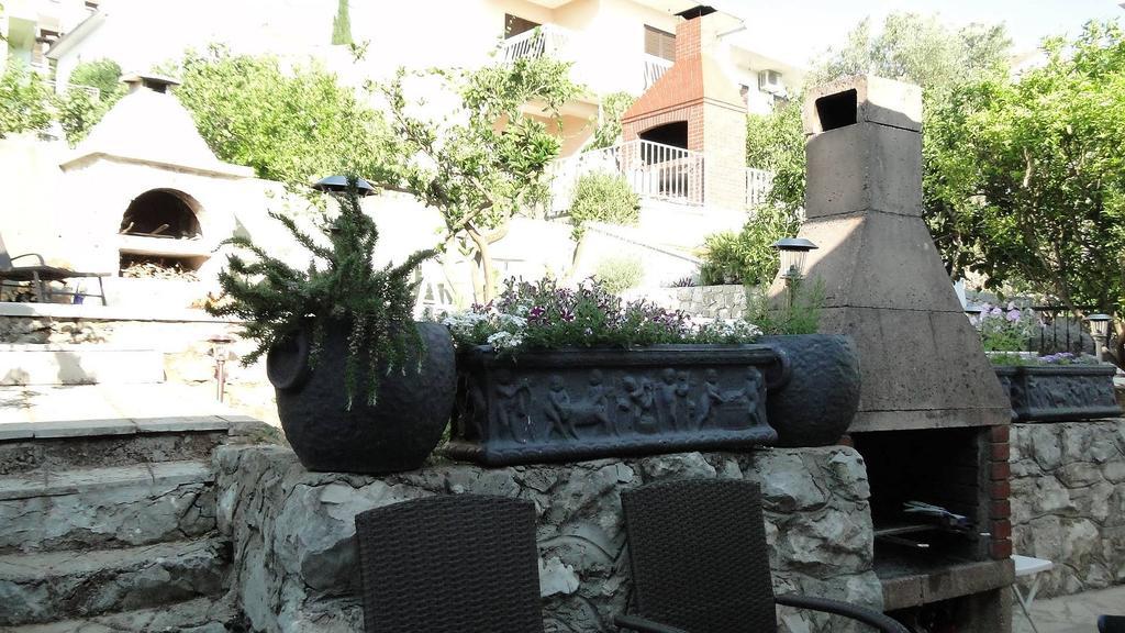Holiday Home Apartment Tedo Klek Exterior photo